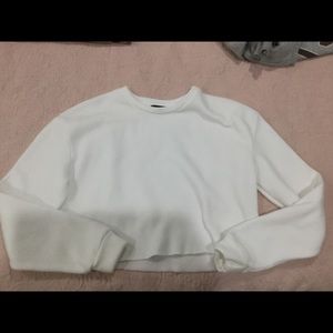 Cropped white pullover crewneck